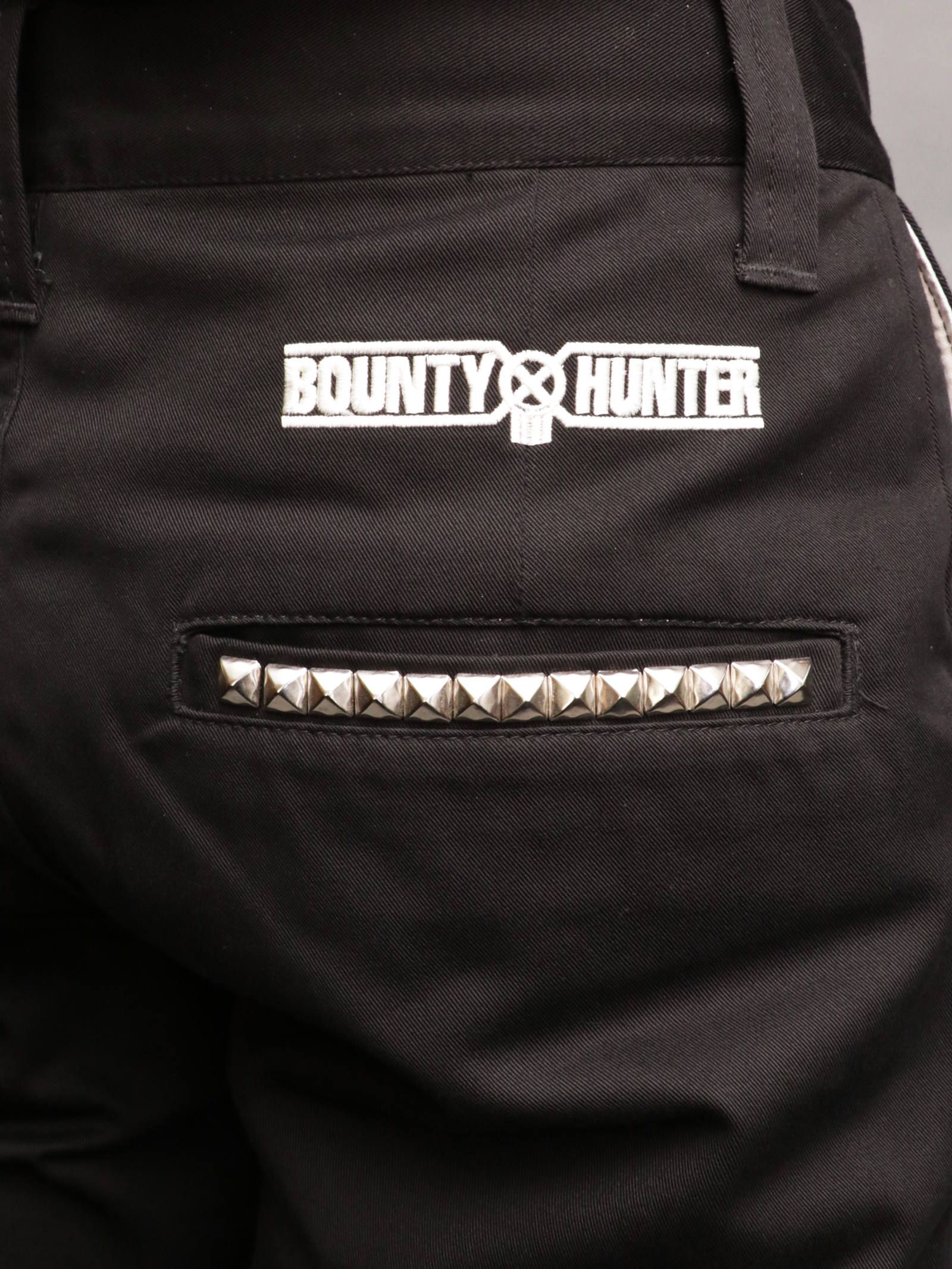 BOUNTY HUNTER - スタッズパンツ (ブラック) / Studs Pants (BLACK) モデル 身長170cm、体重56kg 着用  M | SKANDA