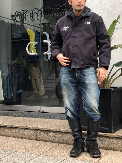 N-1デッキジャケット + デニムパンツ + ブーツ