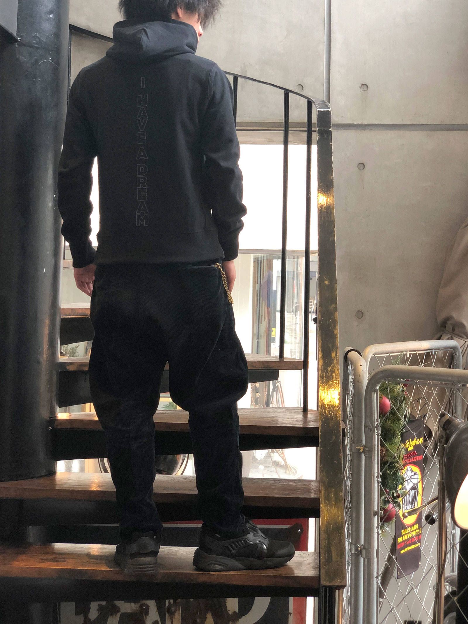 リップルプルオーバー (ブラック) / RIPPLE PULLOVER (BLACK) モデル 身長170cm、体重56kg 着用 M