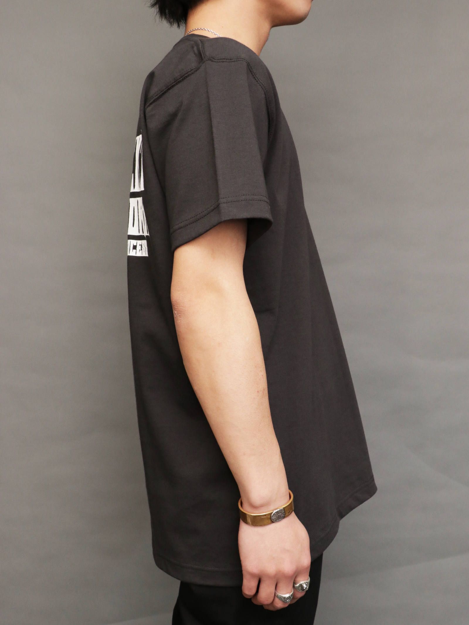 オリジナルTシャツ (批判的思考)(ブラック) / ORIGINAL TEE (BLACK)  モデル 身長170cm、体重56kg 着用 L