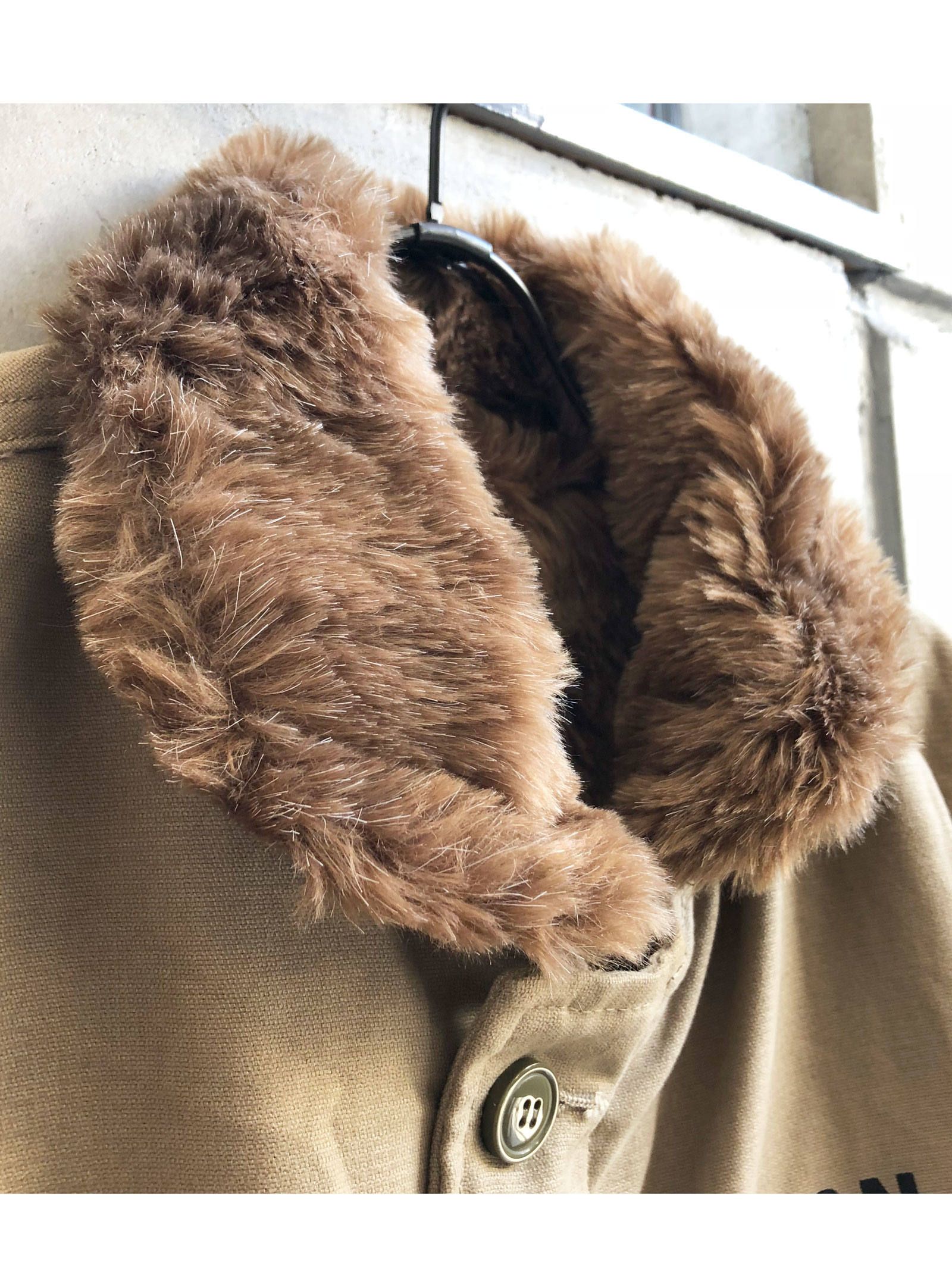N-1 DECK JACKET2019"ONEPERCENT LOCAL ART WORK" (BEIGE) モデル【身長172cm、体重64kg 着用M(36)サイズ】