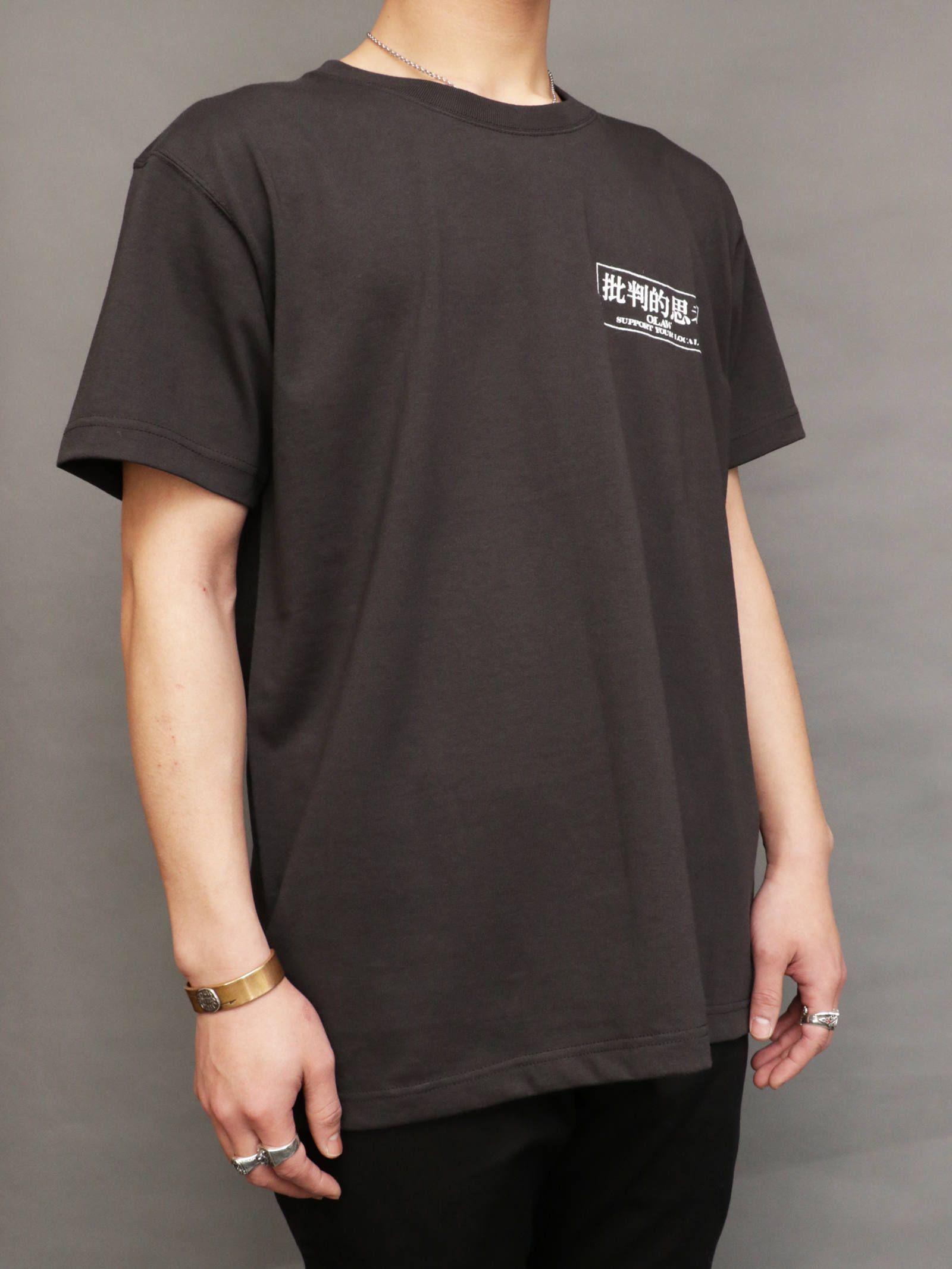 オリジナルTシャツ (批判的思考)(ブラック) / ORIGINAL TEE (BLACK)  モデル 身長170cm、体重56kg 着用 L