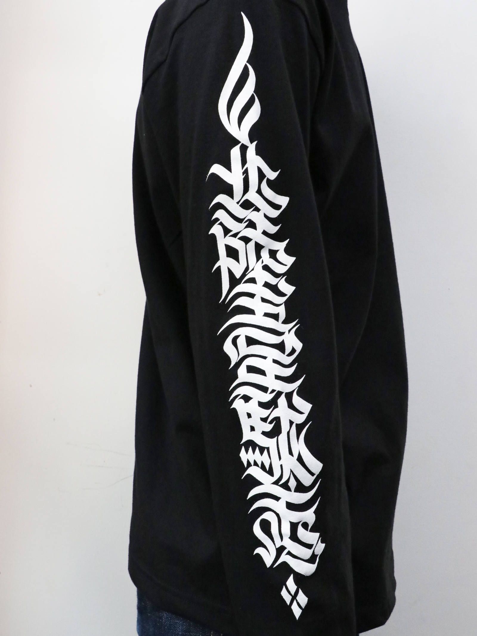 北陸韋駄天オリジナルロングスリーブTシャツ (ブラック) / 北陸韋駄天ORIGNAL L/S TEE (BLACK) モデル 身長170cm、体重56kg 着用 L