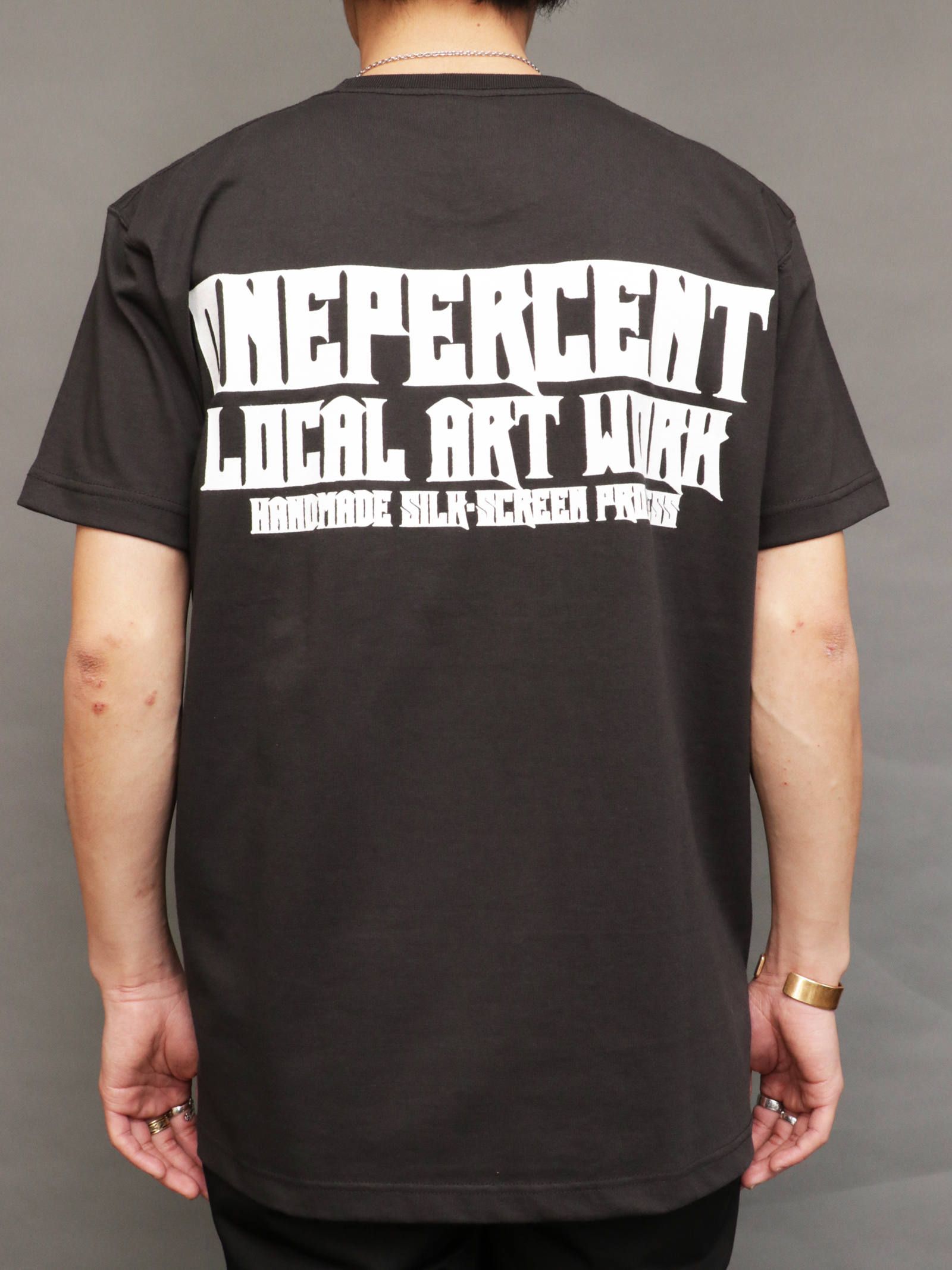オリジナルTシャツ (批判的思考)(ブラック) / ORIGINAL TEE (BLACK)  モデル 身長170cm、体重56kg 着用 L
