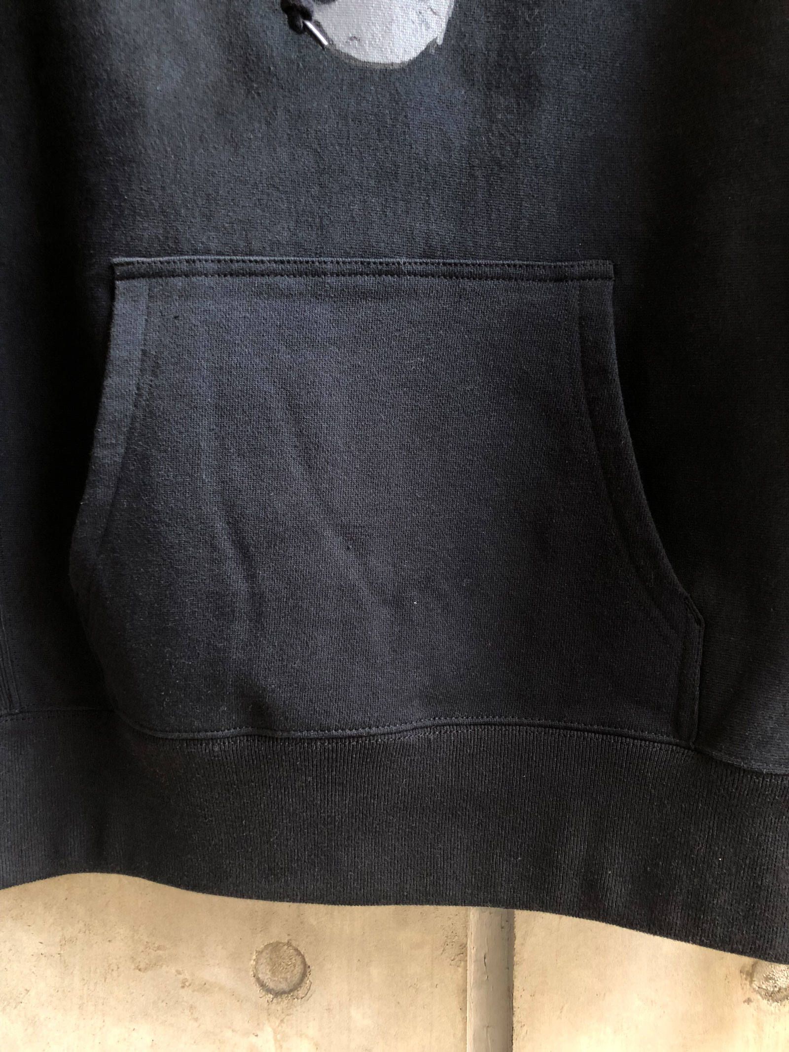 リップルプルオーバー (ブラック) / RIPPLE PULLOVER (BLACK) モデル 身長170cm、体重56kg 着用 M