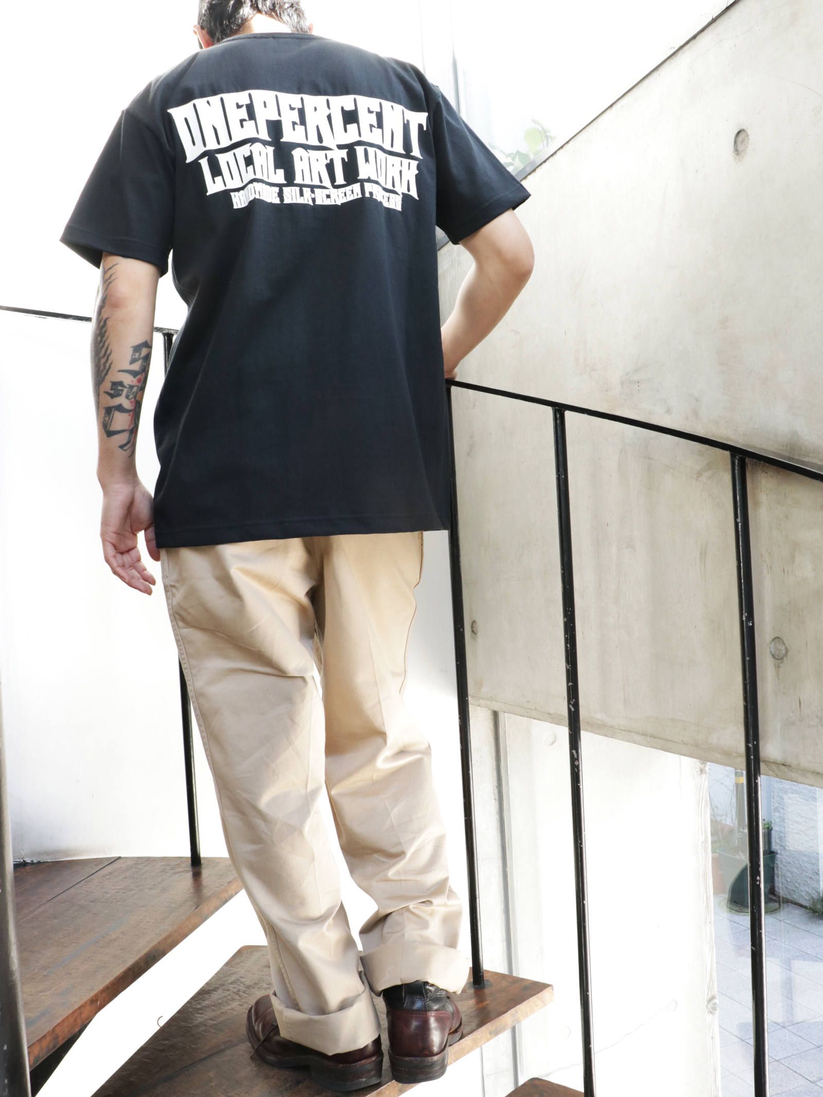 オリジナルTシャツ(少数派)(ブラック) / ORIDNAL TEE (BLACK) モデル 身長172cm , 体重64kg 着用 XL
