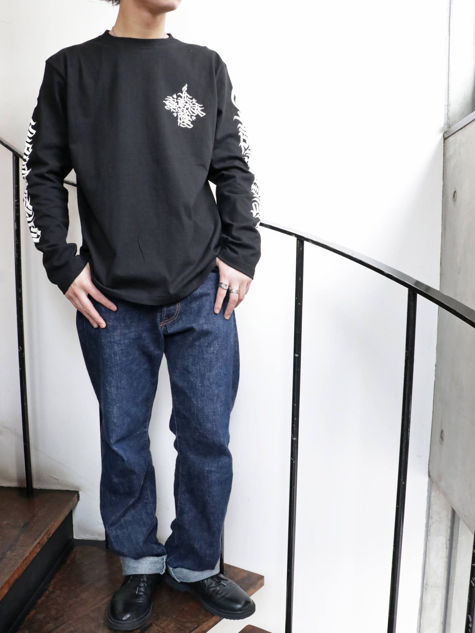 北陸韋駄天オリジナルロングスリーブTシャツ (ブラック) / 北陸韋駄天ORIGNAL L/S TEE (BLACK) モデル 身長170cm、体重56kg 着用 L