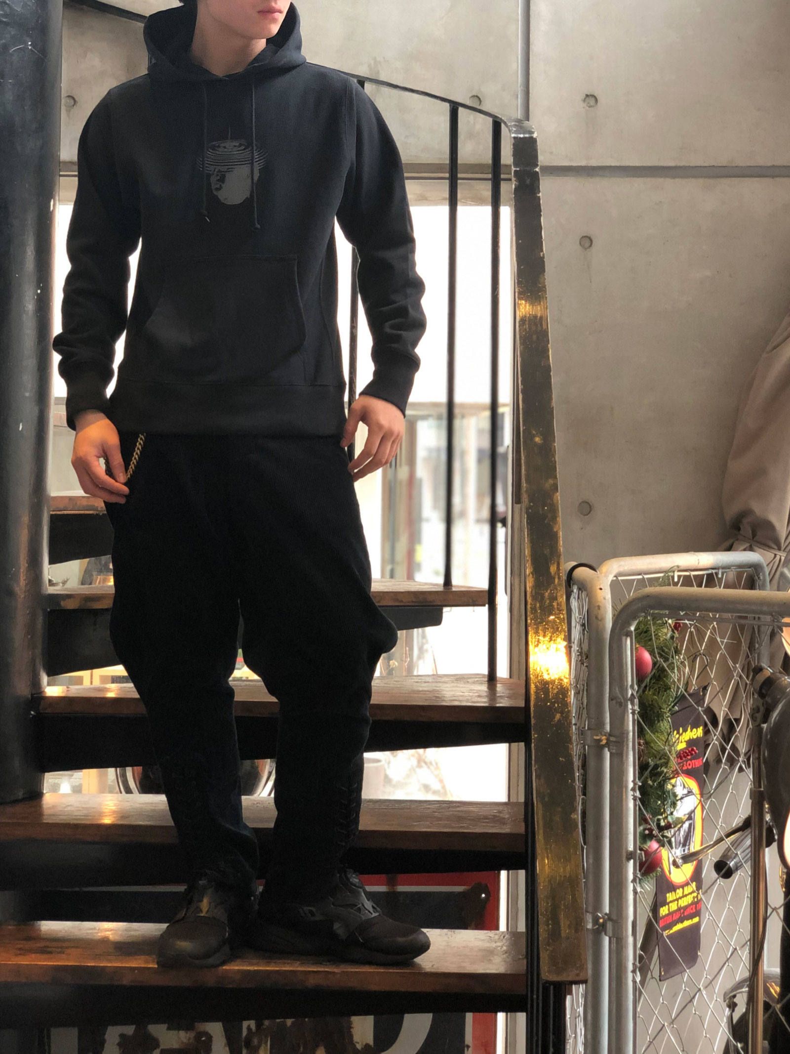 リップルプルオーバー (ブラック) / RIPPLE PULLOVER (BLACK) モデル 身長170cm、体重56kg 着用 M