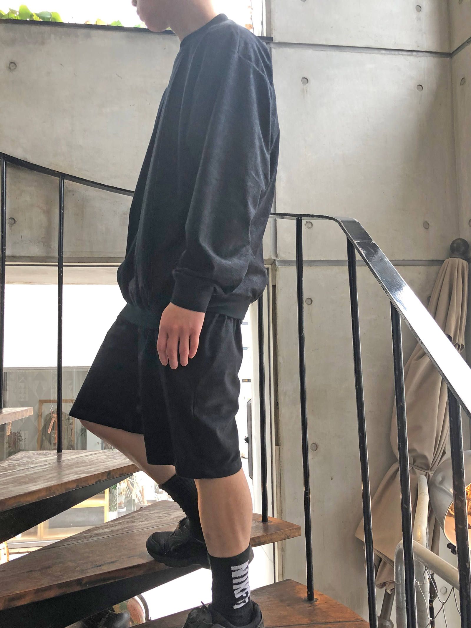 ベロアタイプクルーネック (ブラック) / VELOR TYPE CREW NECK (BLACK)