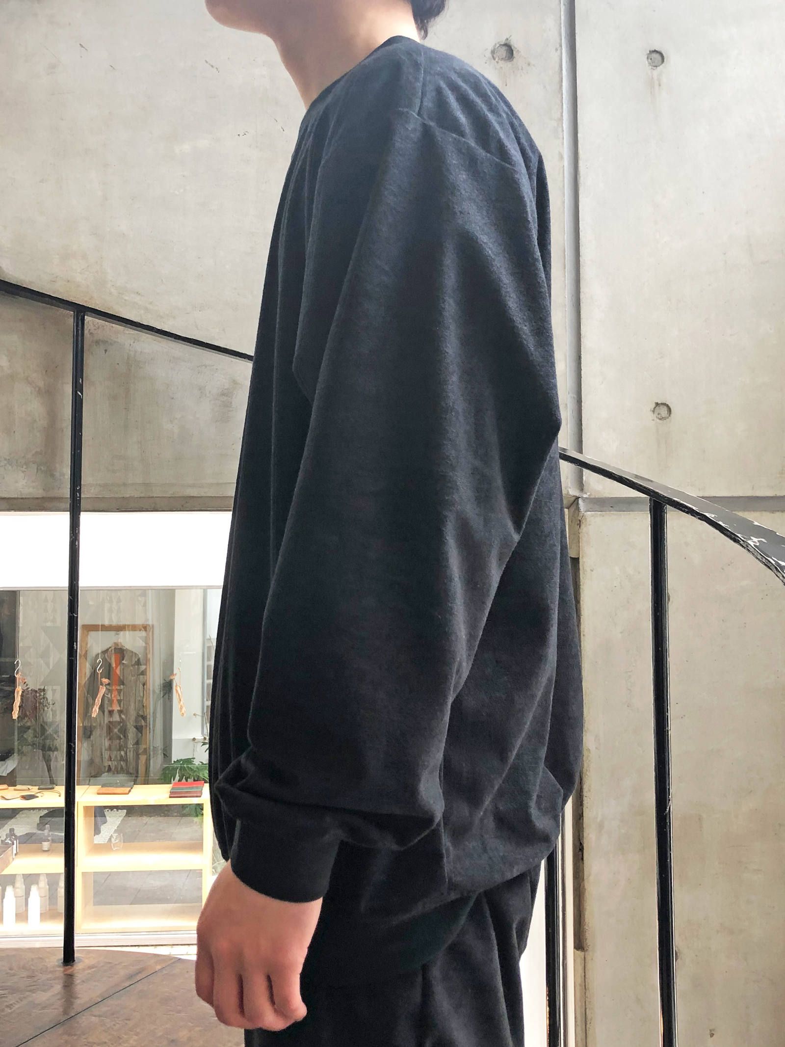 ベロアタイプクルーネック (ブラック) / VELOR TYPE CREW NECK (BLACK)