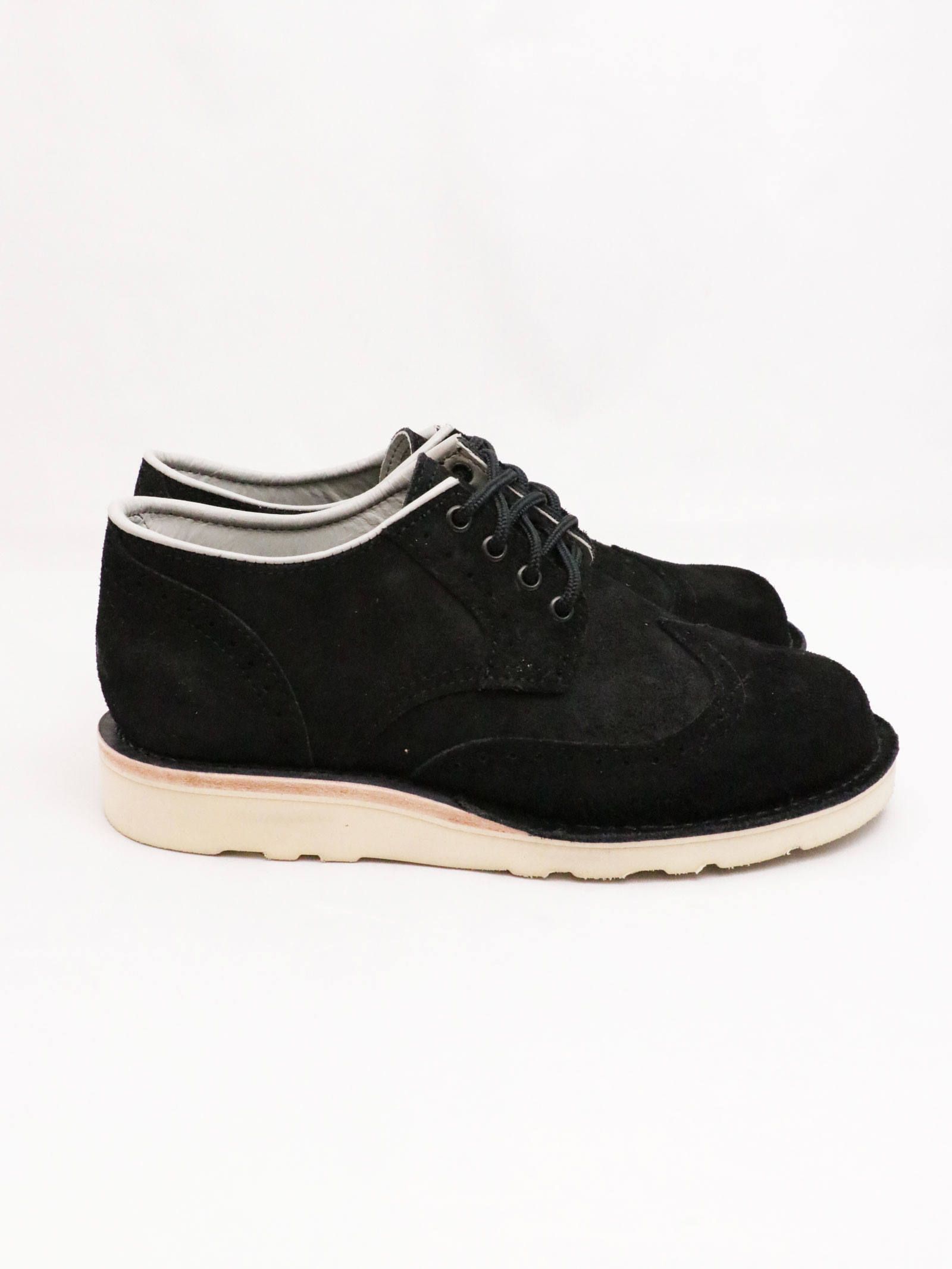 "ROBERT WILLIAM"  (BLACK"ROUGH OUT")