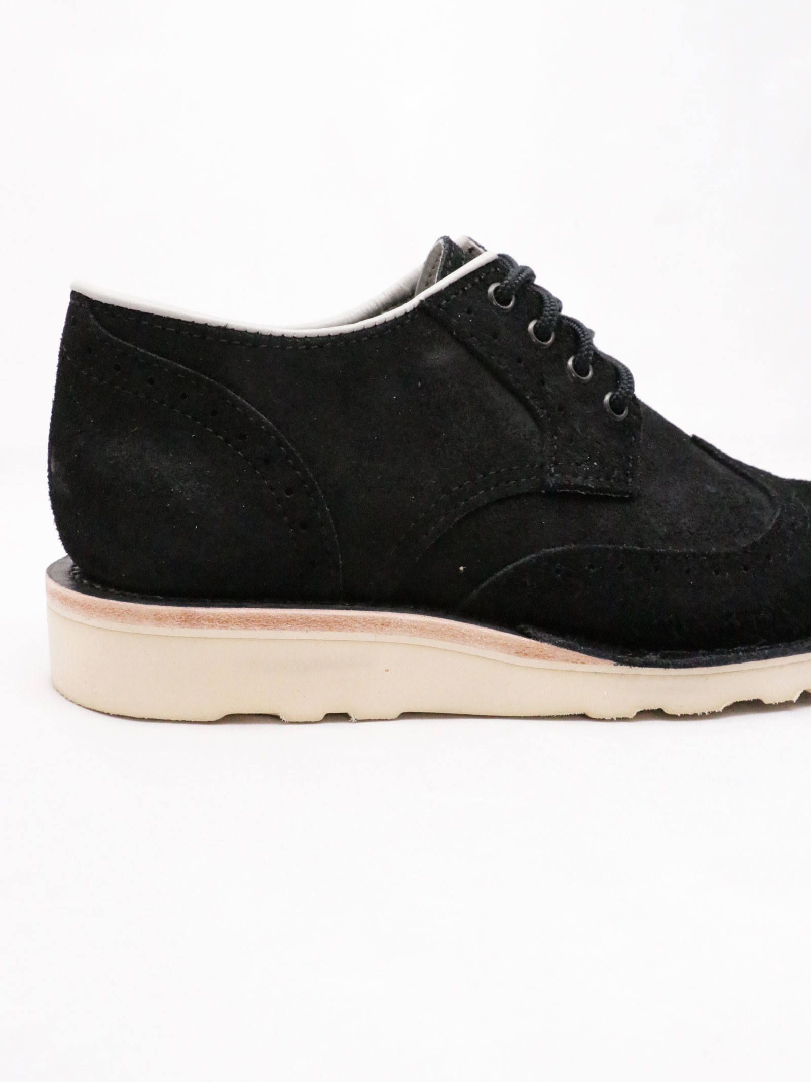 "ROBERT WILLIAM"  (BLACK"ROUGH OUT")