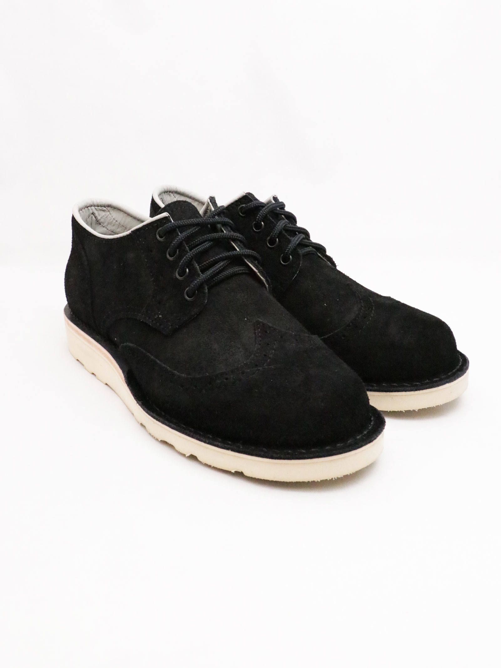 "ROBERT WILLIAM"  (BLACK"ROUGH OUT")
