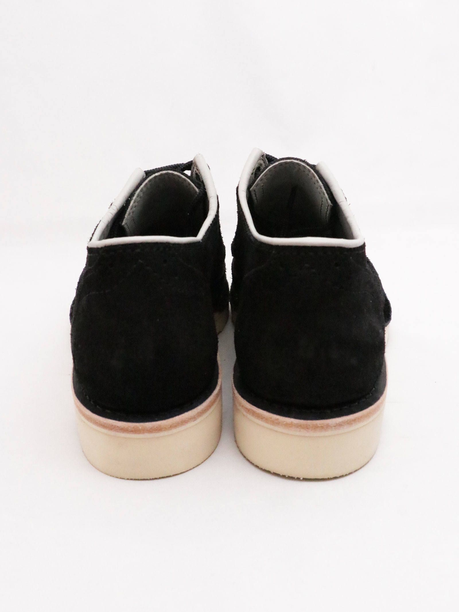 "ROBERT WILLIAM"  (BLACK"ROUGH OUT")