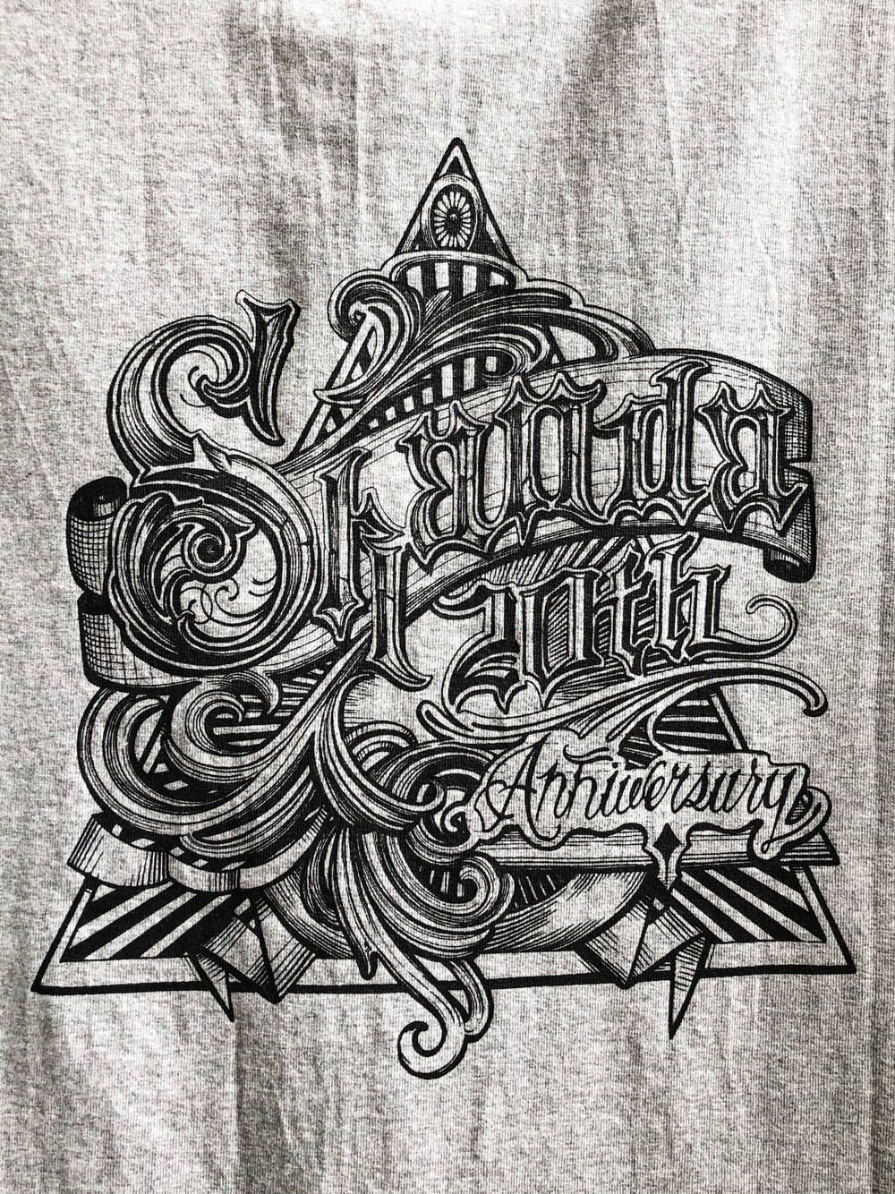 20周年オリジナルTシャツ (グレー) / 20TH ANNIVERSARY ORIGNAL S/S TEE (GRAY)