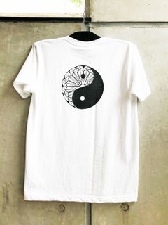 SKANDAオリジナル勾玉Tシャツ (ホワイト) / SKANDA ORIGNAL MAGATAMAT-SHIRT (WHITE)
