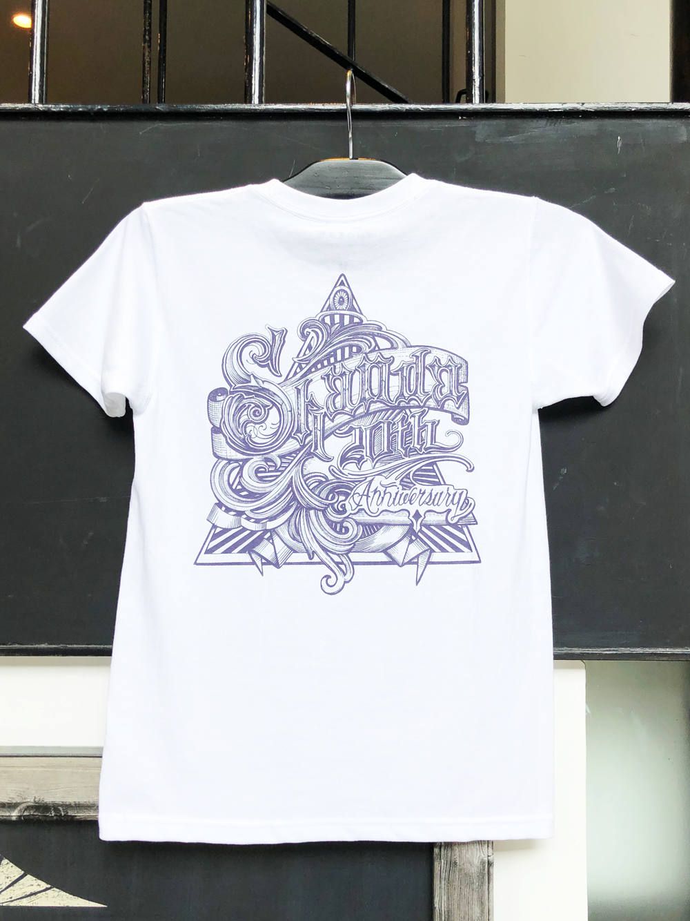 20周年オリジナルTシャツ (ホワイトxパープル) / 20TH ANNIVERSARY ORIGNAL S/S TEE (WHITExPURPLE)