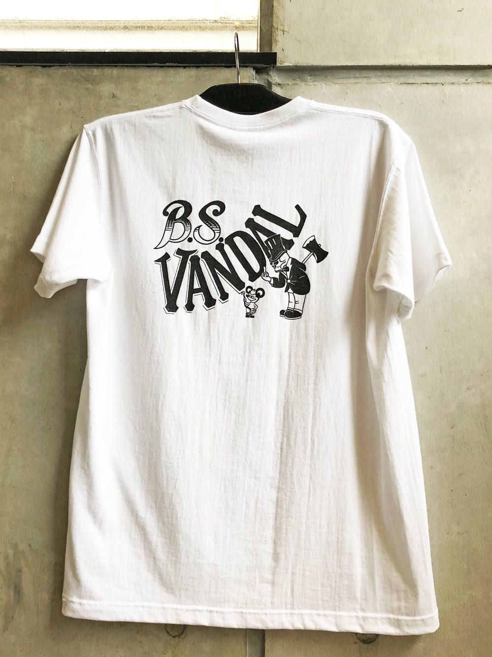 SKANDAオリジナル バンダルTシャツ (ホワイト) / SKANDAORIGNAL VANDAL T-SHIRT (WHITE)