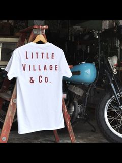 リトルビレッジ ロゴ Tシャツ (白) / "LITTLE VILLAGE & CO" LOGO TEE (WHITE)