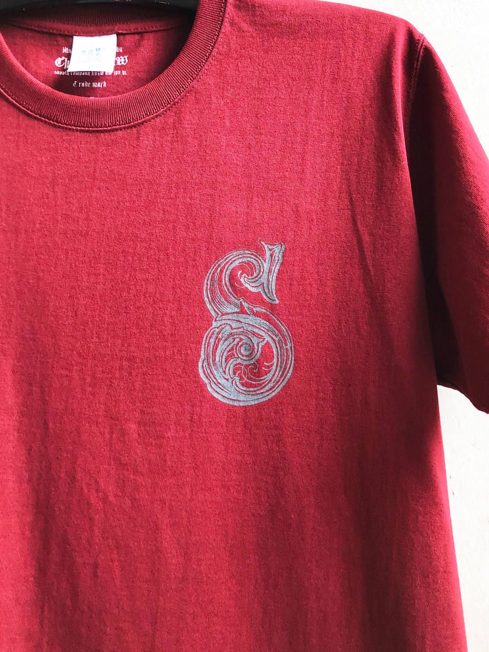 20周年オリジナルTシャツ (バーガンディー) / 20TH ANNIVERSARY ORIGNAL S/S TEE (BURGUNDY)