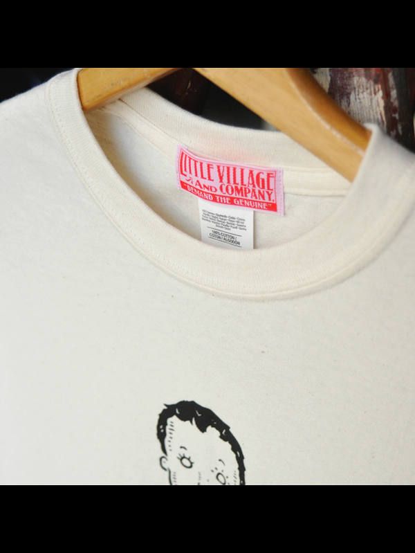 リトルビレッジ ベイビー Tシャツ (ホワイト) / "LITTLE VILLAGE & CO" LOGO TEE (WHITE)