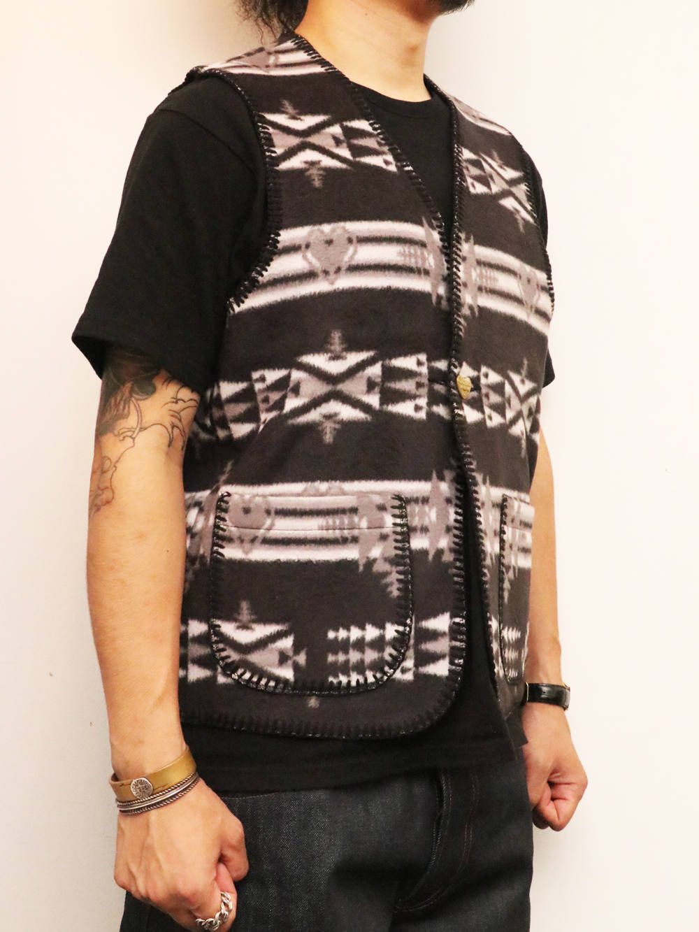 BY GLADHAND - SPIRITS HEART - VEST (BLACK×GRAY) | SKANDA