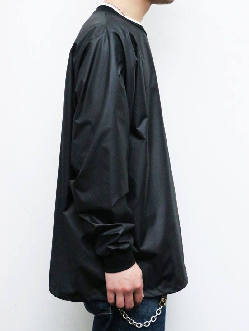 ナイロンウィンドストッパークルーネック (ブラック) / NYLON WINDSTOPER CREW NECK (BLACK)