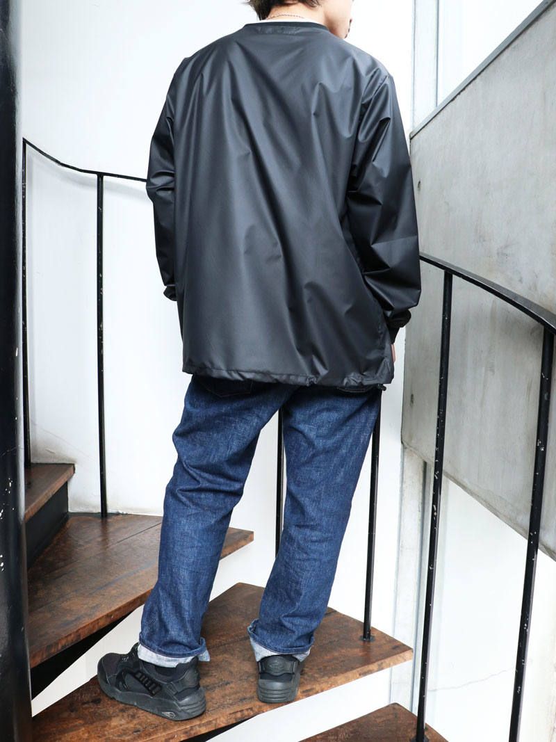 ナイロンウィンドストッパークルーネック (ブラック) / NYLON WINDSTOPER CREW NECK (BLACK)