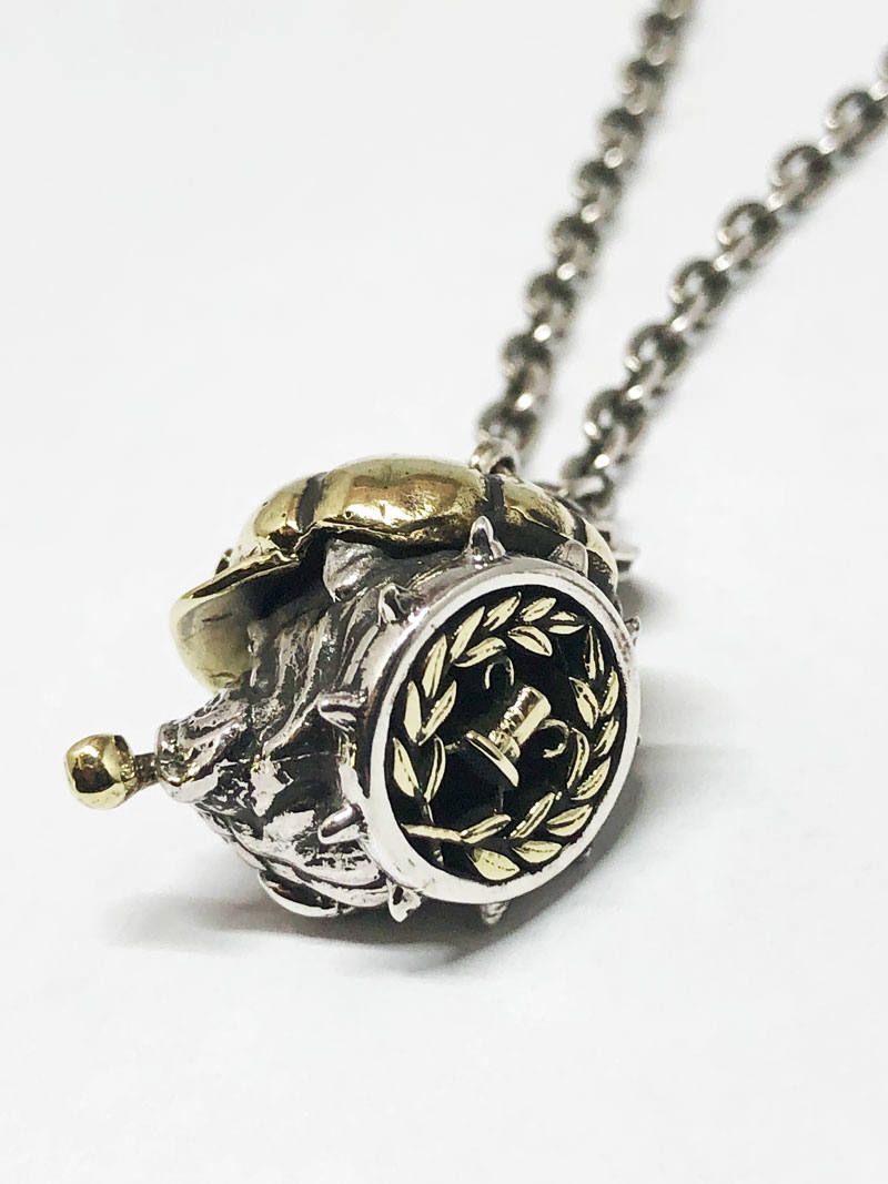 PEANUTS & CO. - BULL DOG NECKLACE (CAPTAIN) | SKANDA