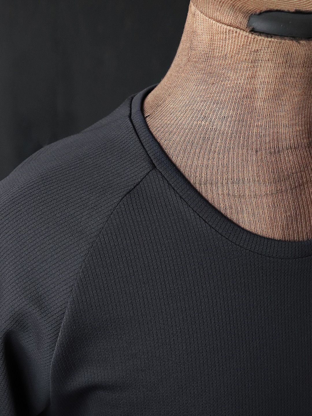 HIGH-SPEC U-NECK SPORTSWEAR