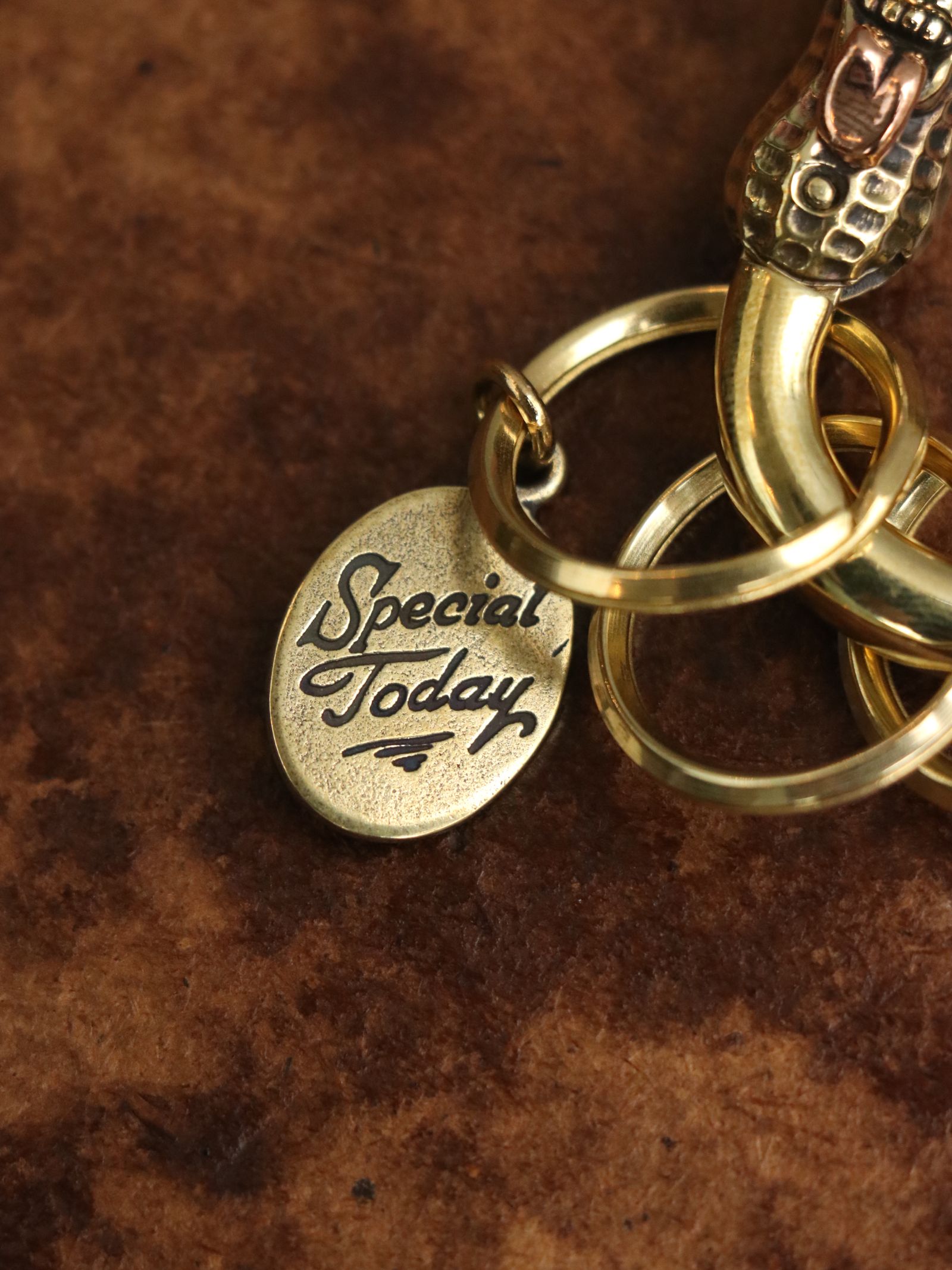 BEROPEANUTS CARABINER (BRASS×COPPER)