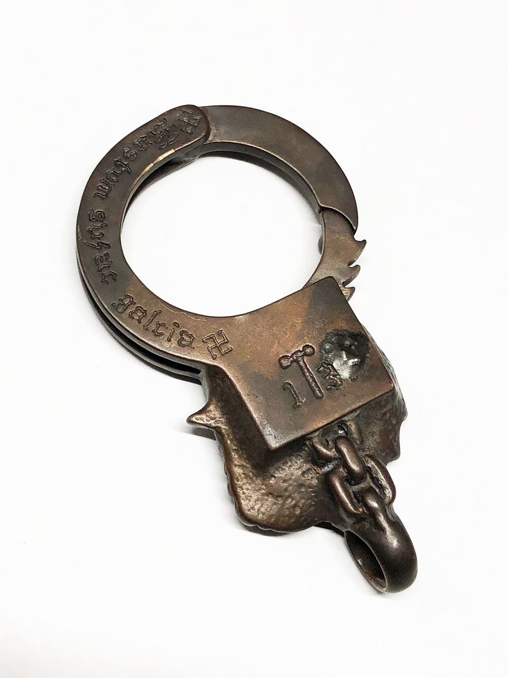 BULL ORIGINAL × galcia BULLDOG KEYHOLDER (BLACK BRASS)