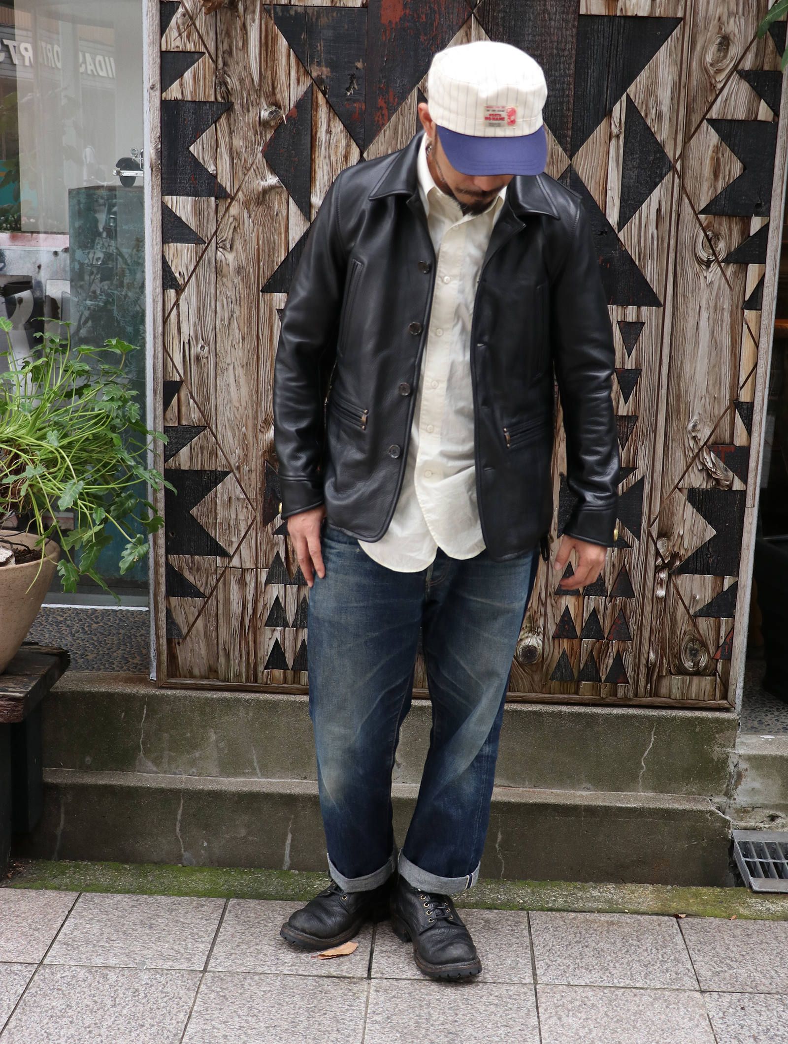 CAR COAT + CAP  　= 遊び心ある大人なカジュアル