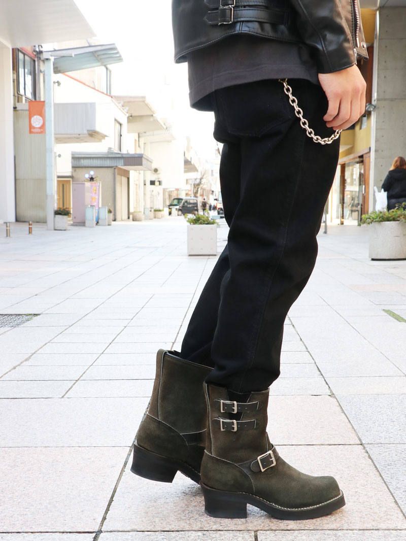 Lewis Leathers オールブラックスタイル