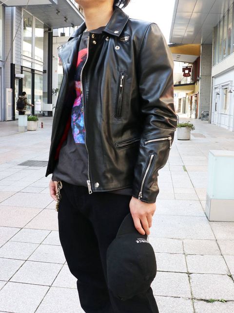 Lewis Leathers オールブラックスタイル