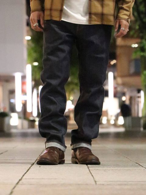 チェックシャツとデニムの王道に久々のCAPを…