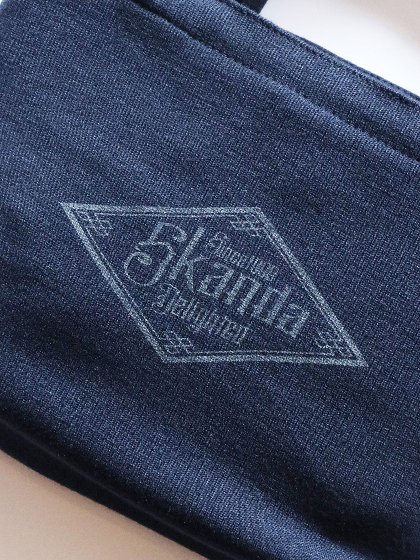 "SOLUA" SMOOTH BLANKET- (SMALL) (BLACK,NAVY,RED)