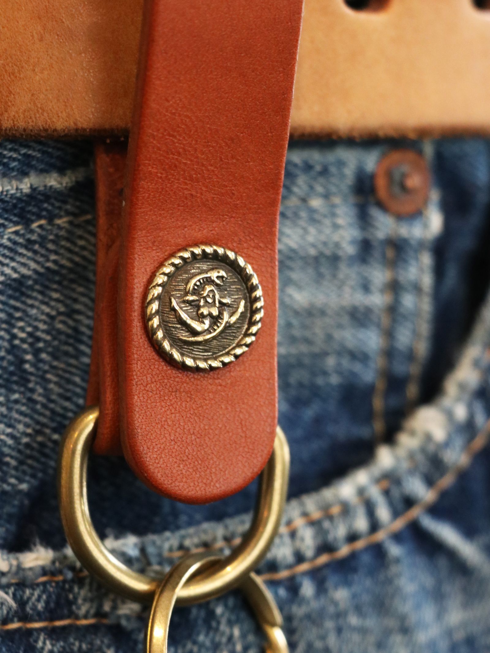 LVC x SKANDA LEATHER LOOP HOLDER "NUTURAL"