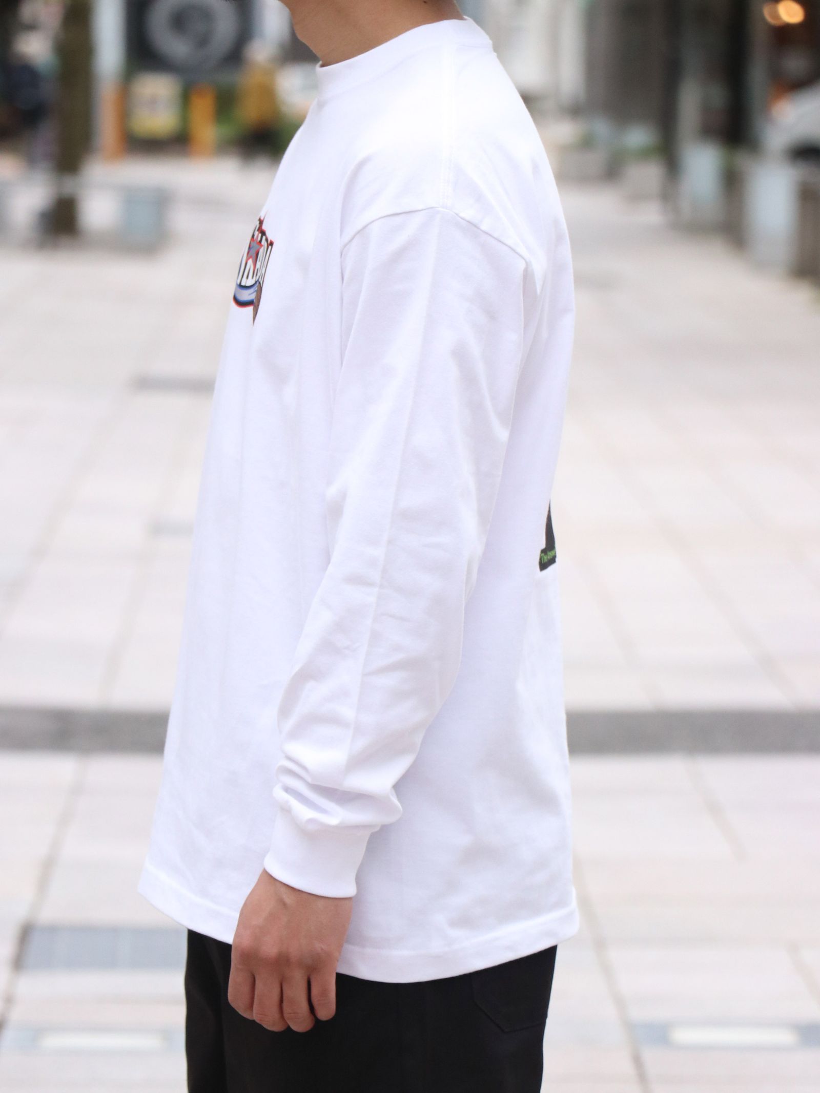 ”SKANDA×GRAVYSOURCE” W-NAME L/S TEE (WHITE)
