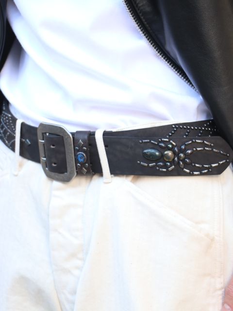 ブラック×ホワイトでレーシングスタイル