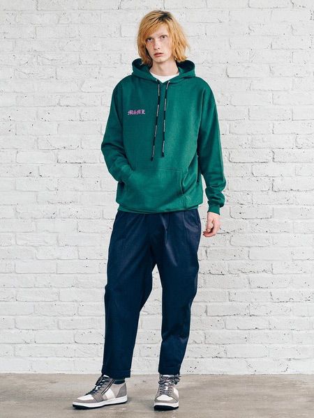 オーバーサイズ バタフライ グラフィックフーディー / OVERSIZED BATTERFLY GRAPHIC HOODIE