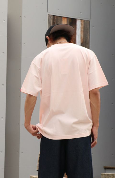 ゆったり動きやすいストリートコーディネート