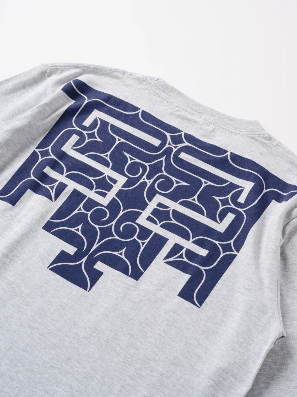 バックプリント長袖コットンTシャツ -cikarkarpe- (ASH)