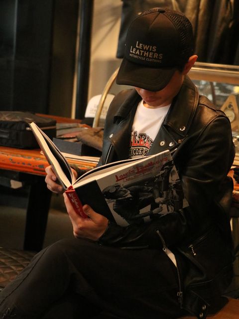 Lewis Leathers 着て読んで学ぶ