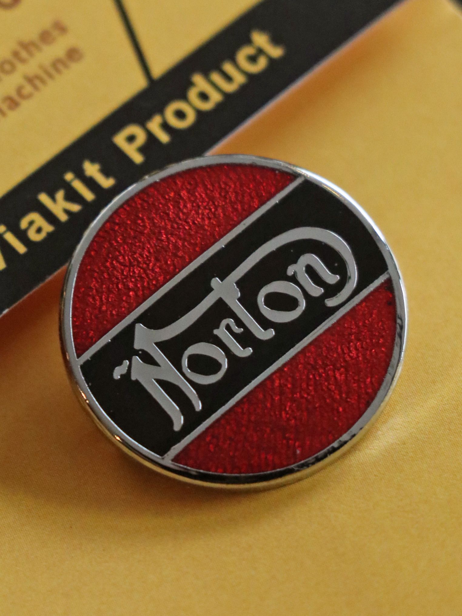 【即日発送可能】"NORTON 2-TONE ROUND" BADGE