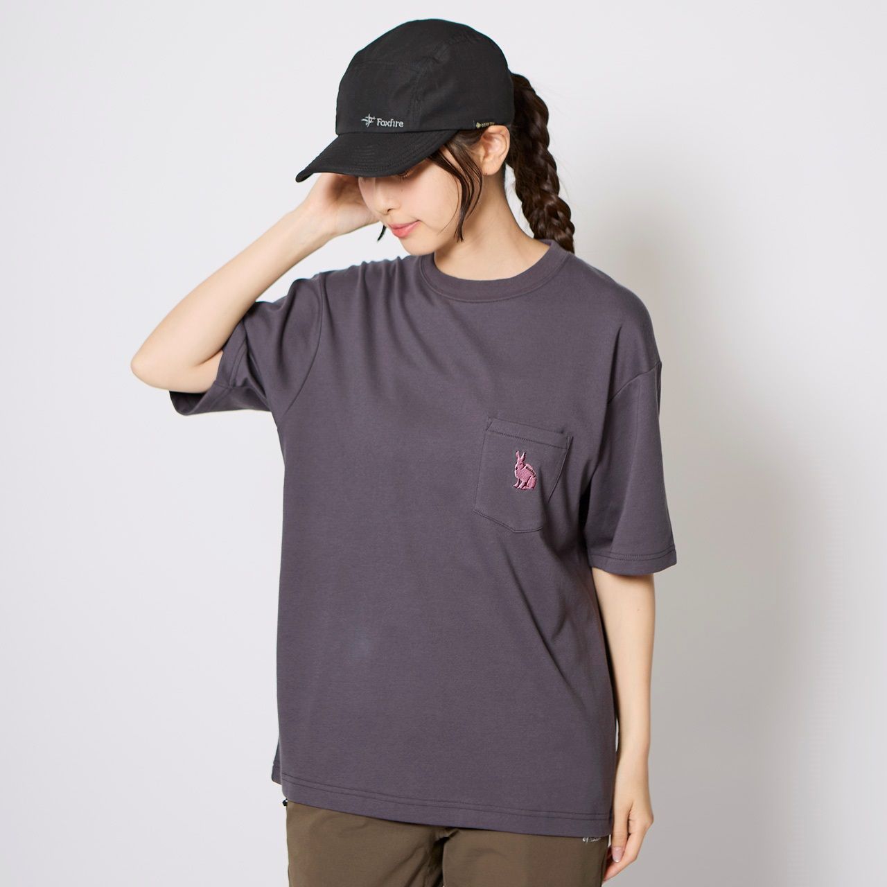 TCウサギポケットティーS/S/サンド