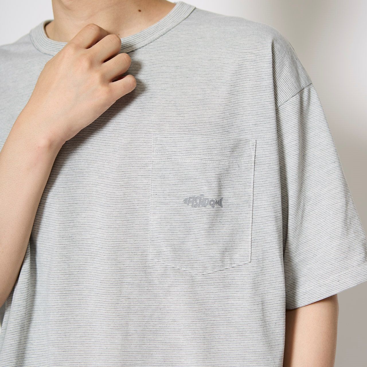 FISHDOMポケットT S/S /ライトグレー