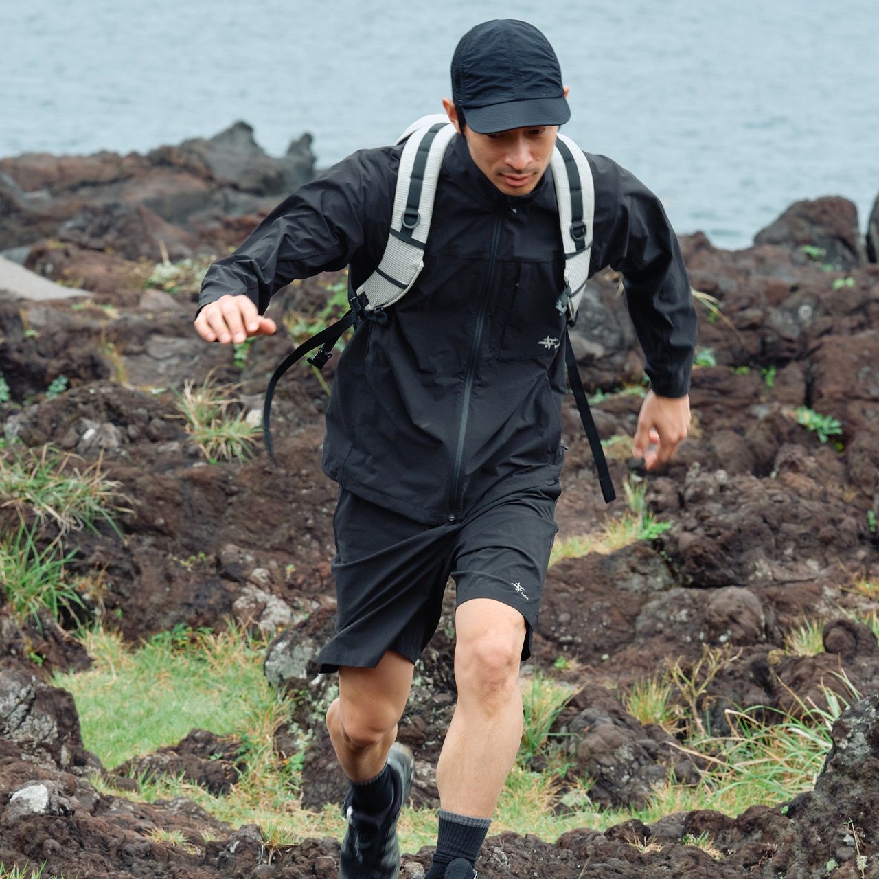 スタッシュライトジャケット (Unisex)/ブラック