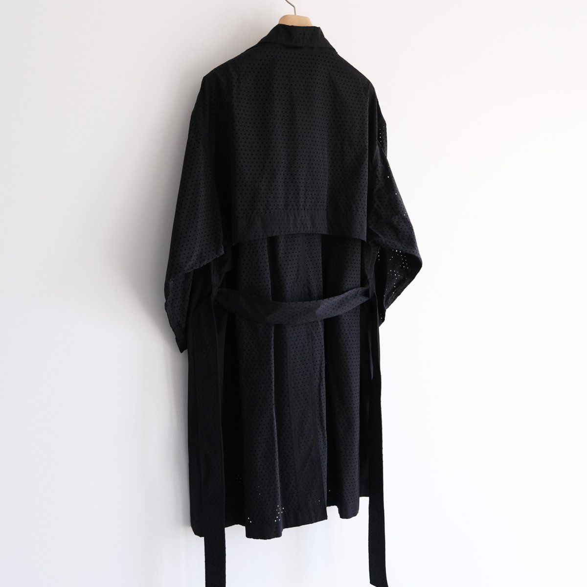 『COAT:FULL OF HOLES』