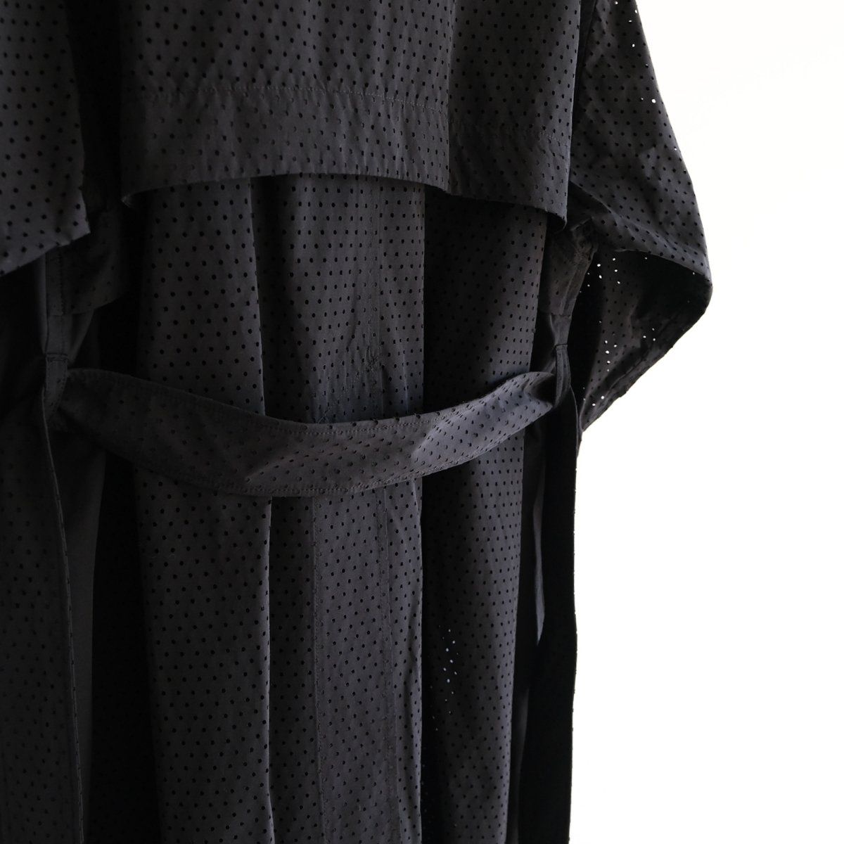 『COAT:FULL OF HOLES』